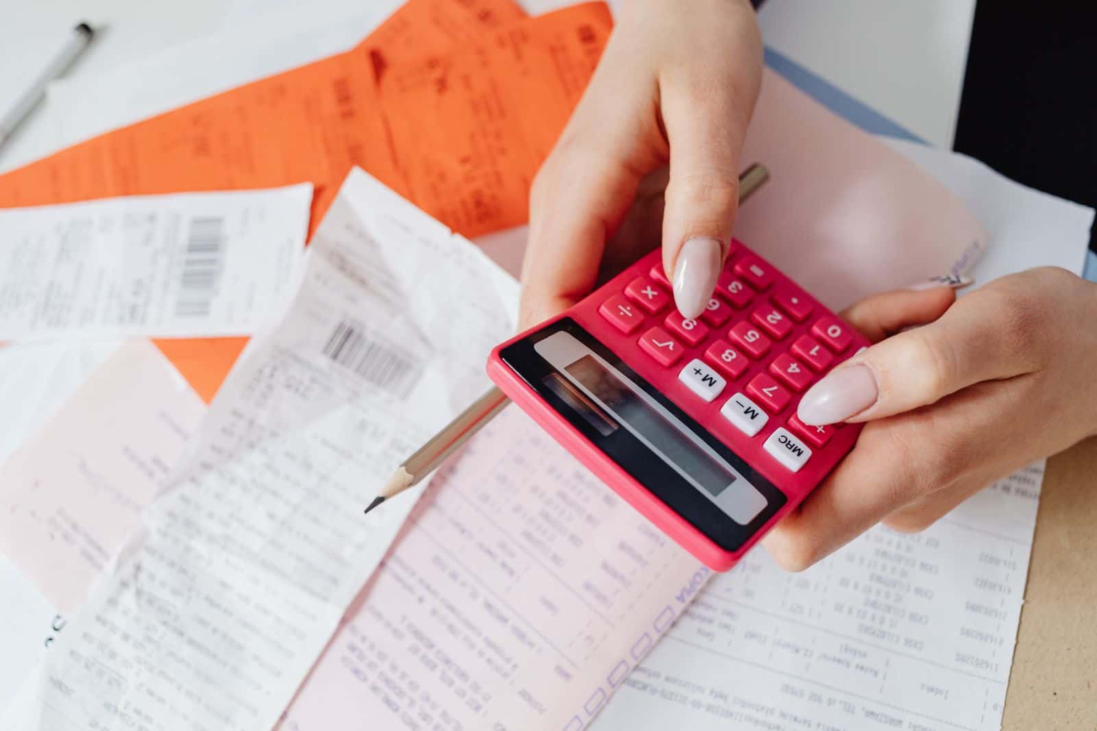 Electronic payment terminal and receipts representing Saudi FATOORA integration