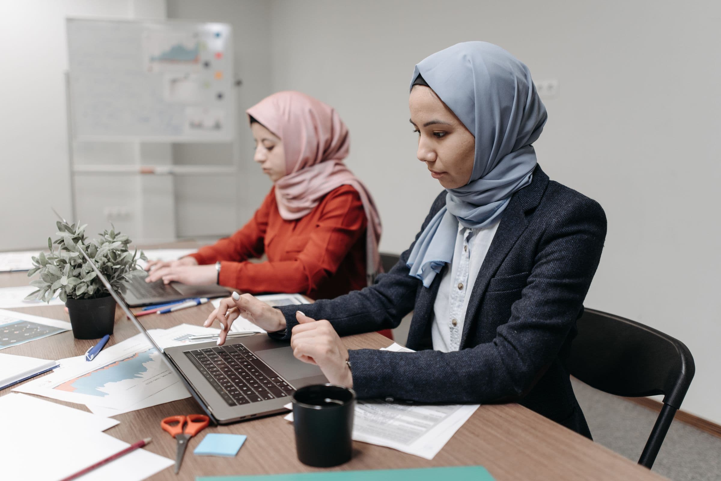 أفق دبي وبرج خليفة لاختيار أفضل شركات البرمجة في الإمارات