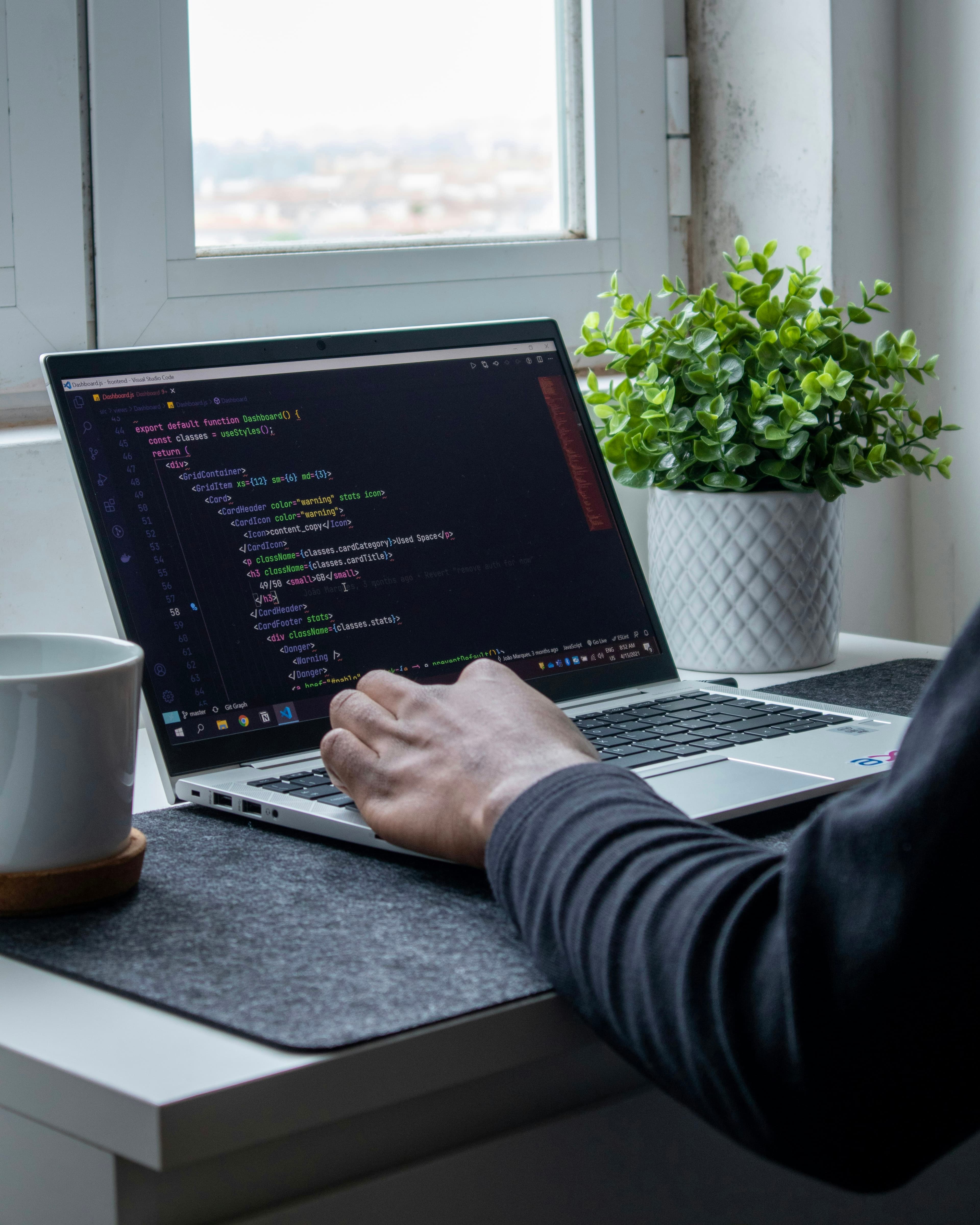 Dubai skyline and Burj Khalifa for choosing the best software company in Dubai