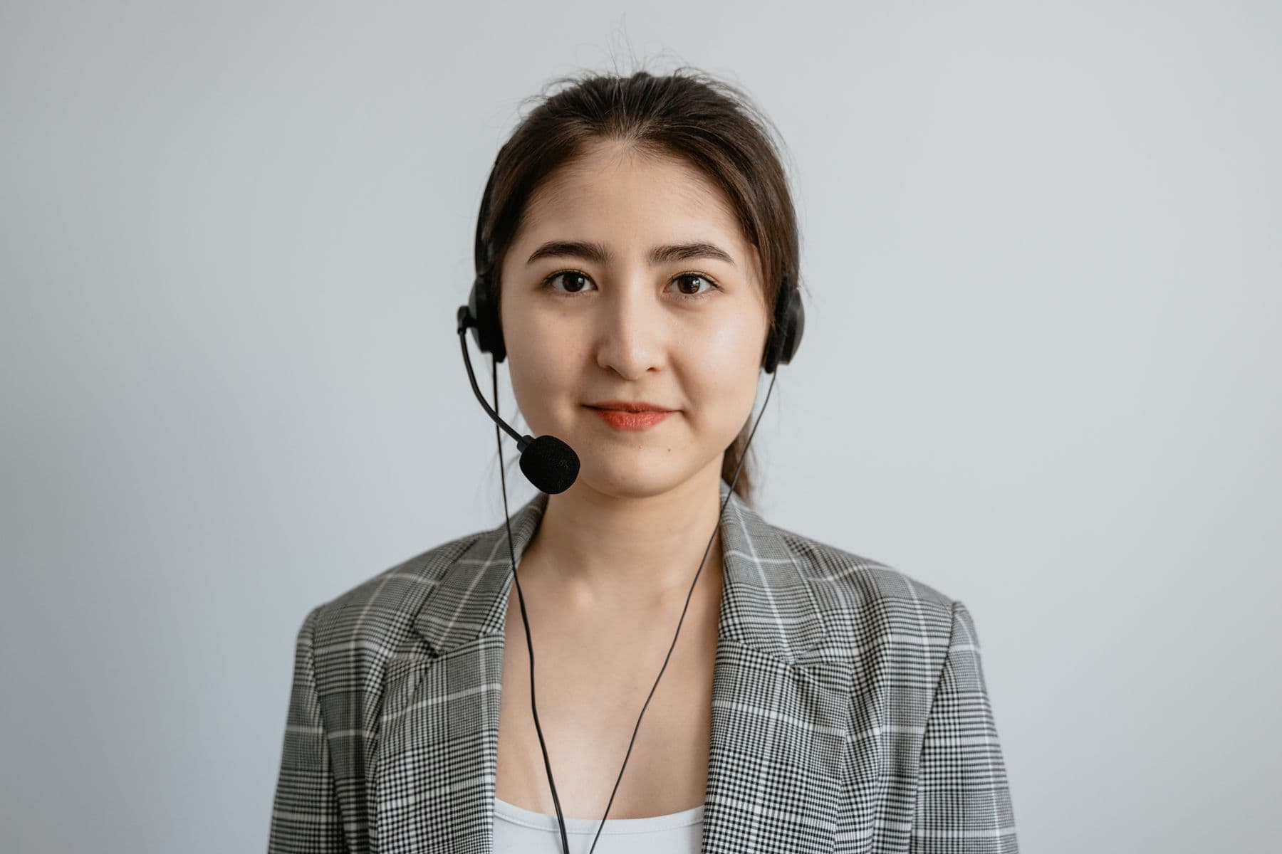 Customer service agent taking over a conversation handed off by the chatbot