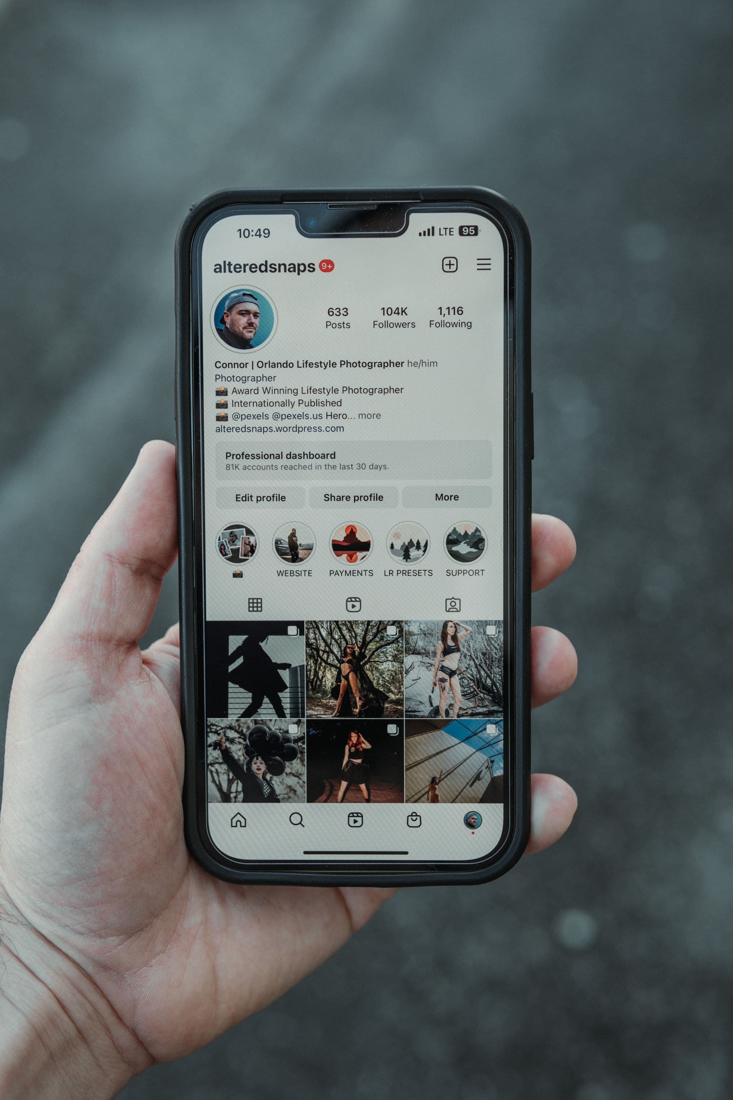 Instagram selling account subject to ecommerce licensing